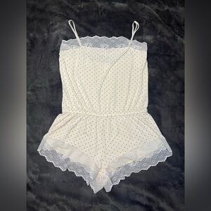 Eberjey sleep romper - size M - tan with grey polka dots & lace trim